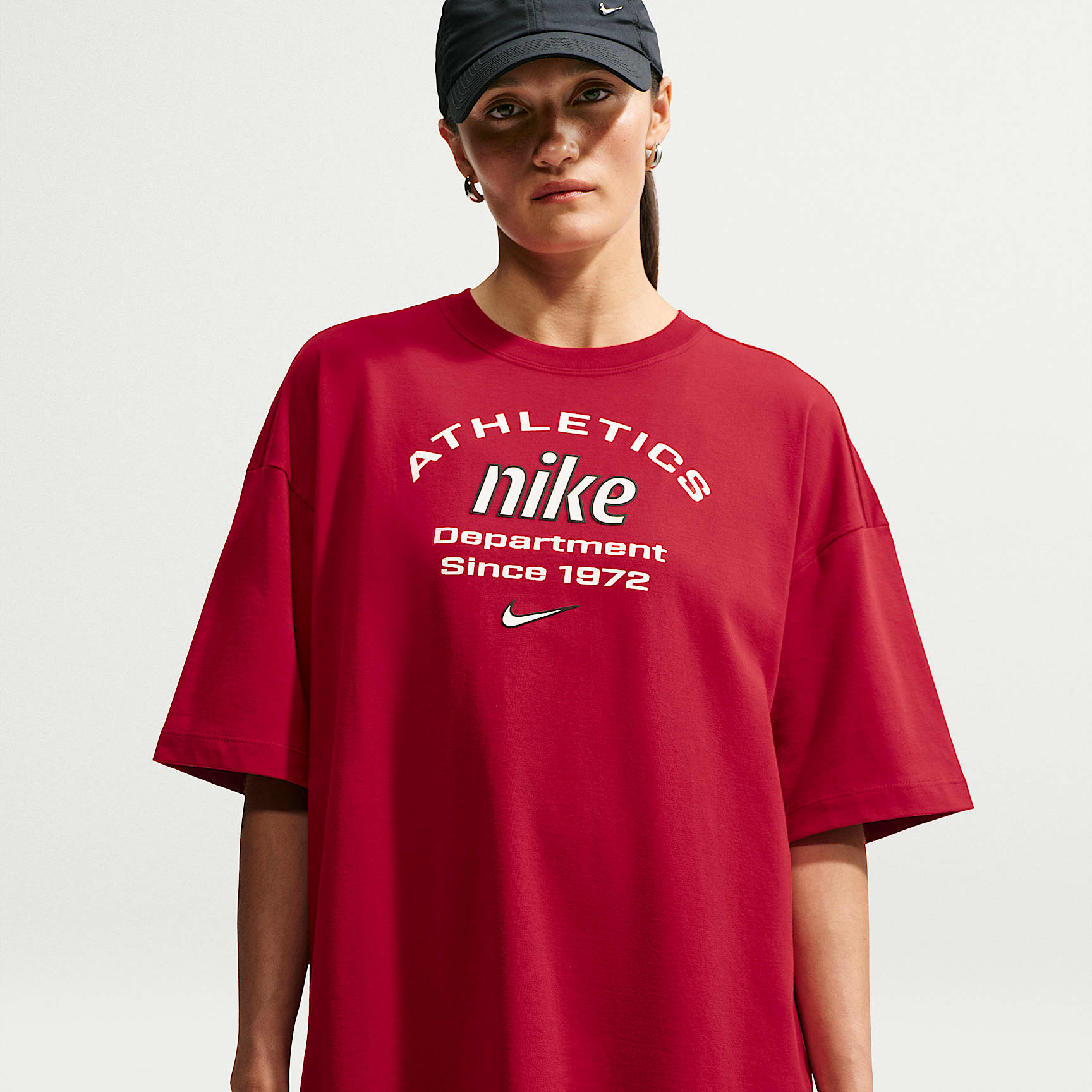 Nike Sportswear Women's Oversized T-Shirt. Nike LU
